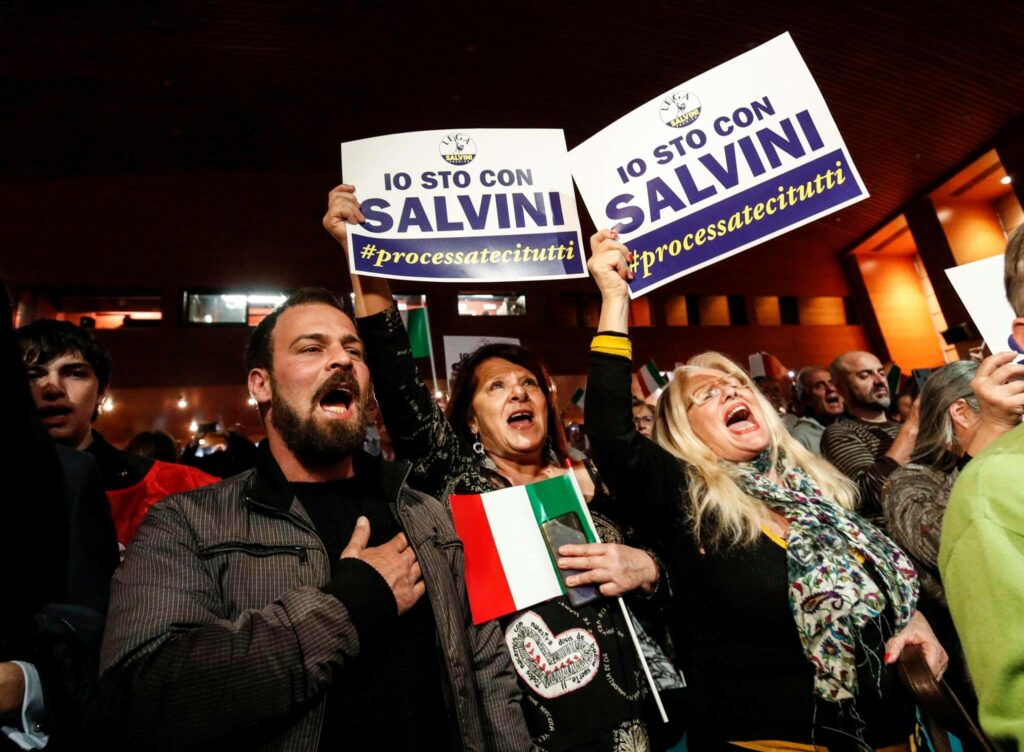 Sostenitori di Salvini al Palacongressi dell'Eur, Roma - Fonte pagina Facebook Matteo Salvini