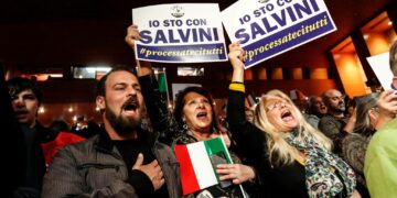 Sostenitori di Salvini al Palacongressi dell'Eur, Roma - Fonte pagina Facebook Matteo Salvini