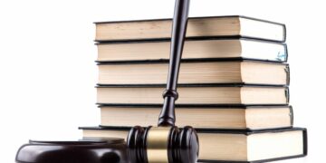 Keine Verankerung von Kinderrechten im Grundgesetz: Seehofer blockt Lambrecht