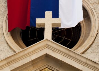 Ком` ћемо се приволети царству за Васкршње празнике?