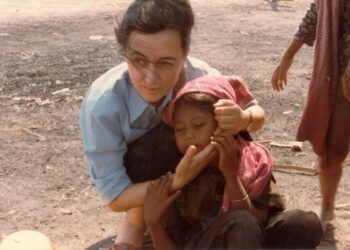 Flora Gualdani nella guerra in Cambogia 1980