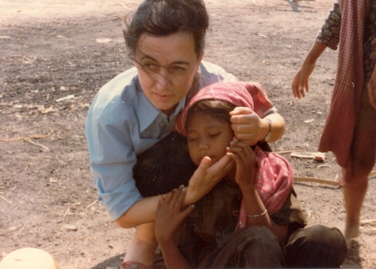 Flora Gualdani nella guerra in Cambogia 1980