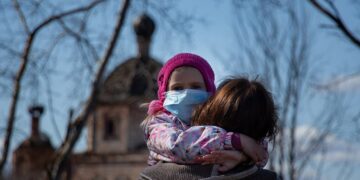 Bambini e mascherine durante la pandemia