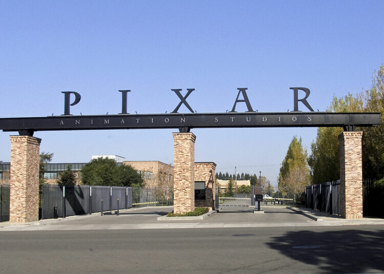 «Дисней» выпустил мультфильм, который поддерживает не родителей, а однополую любовь