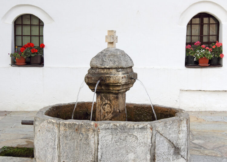 ЧОВЕК ЈЕ ЧОВЕК ОД ЗАЧЕЋА