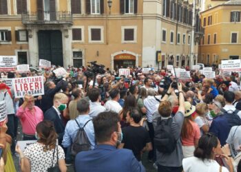 Manifestazione #RestiamoLiberi, intervento di Matteo Salvini - photo "iFamNews"