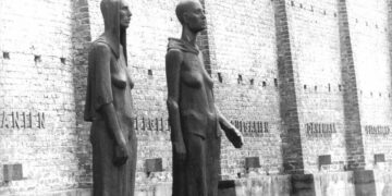 Если ребёнка нельзя спасти, позвольте ему умереть на руках у матери!