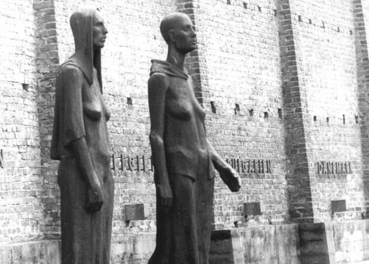 Если ребёнка нельзя спасти, позвольте ему умереть на руках у матери!