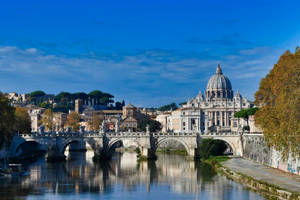 Città del Vaticano dal Tevere
