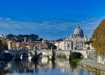 Città del Vaticano dal Tevere