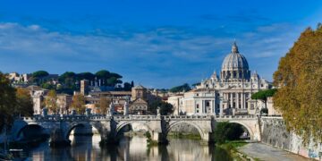 Città del Vaticano dal Tevere