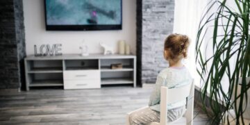 Детский канал, принадлежащий BBC, объявил, что демонстрация лесбийского поцелуя – часть их «миссии»