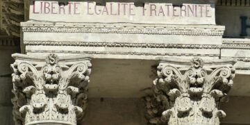 Capitello Avignone Liberté Egalitè Fraternité