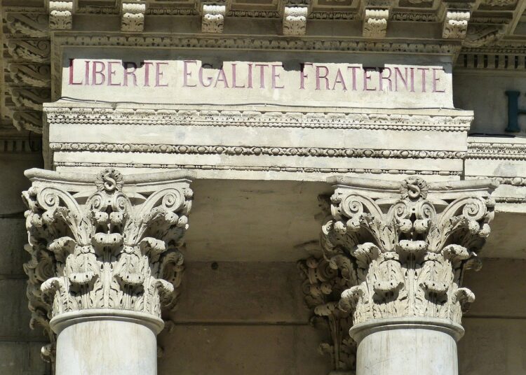Capitello Avignone Liberté Egalitè Fraternité