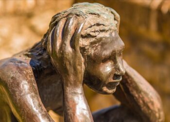 ДА ЛИ ЈЕ ЦРТЕЖ БЕБЕ СА СЕКИРОМ У ГЛАВИ UNDERGROUND?