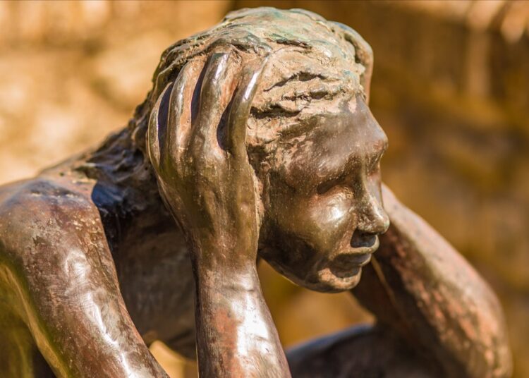 ДА ЛИ ЈЕ ЦРТЕЖ БЕБЕ СА СЕКИРОМ У ГЛАВИ UNDERGROUND?