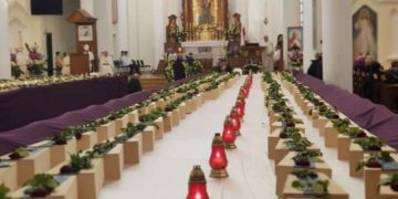 640-OРО НЕРОЂЕНЕ ДЕЦЕ САХРАЊЕНО У ПОЉСКОЈ