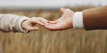 Пажња, момци и девојке – невиност није исто што и наивност