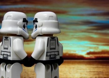 Unterwanderung der Unterhaltungsindustrie: 10% aller Seriencharaktere 2021 sind LGBT+