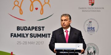 Нова лекција из суседне Мађарске у заштити породице и деце