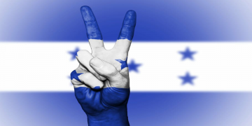 Honduras responde a Argentina blindando el derecho a la vida en su Constitución