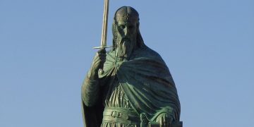 СПОМЕНИК НЕМАЊИ: ИЗМЕЂУ ЗАВЕТА И ЛИЦЕМЕРЈА