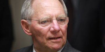 Bundestagspräsident Schäuble kritisiert Freigabe von Sterbehilfe