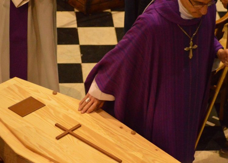 Künstliche Ernährung eingestellt: polnischer Pro-Life Katholik stirbt in englischem Krankenhaus