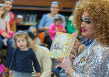 Contrarrestando la agenda de la izquierda en las bibliotecas públicas