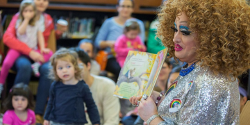 Contrarrestando la agenda de la izquierda en las bibliotecas públicas