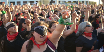 Las olas del Feminismo llegan como las del Covid