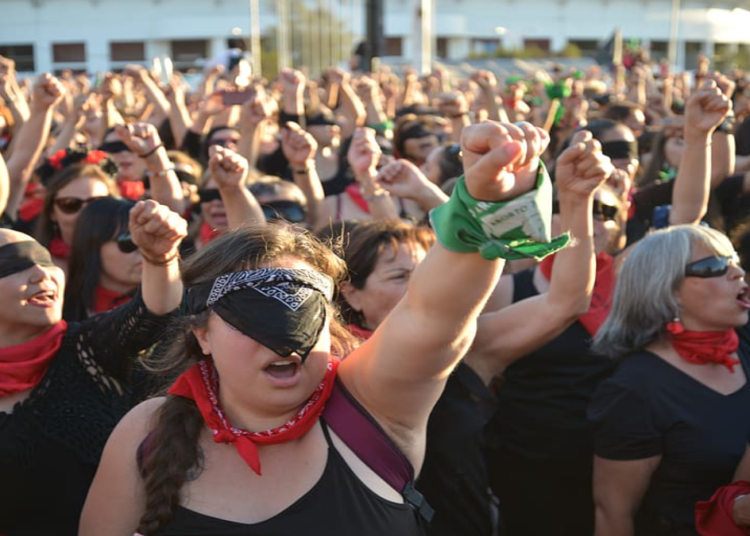 Las olas del Feminismo llegan como las del Covid