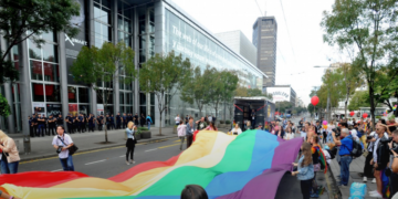 ПРЕНОСИМО: ЛАЖИРАЊЕ ПОДРШКЕ – 575 МАХОМ АНОНИМНИХ ГРАЂАНА ПОТПИСАЛО АПЕЛ ПОДРШКЕ СПОРНОМ ЗАКОНУ