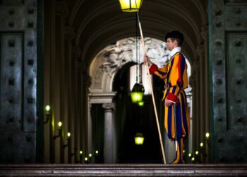 Schweizer Lesbenorganisation fordert Abzug der Schweizer Garde