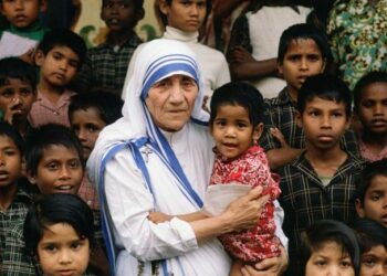 Bebé echada a un contenedor de basura recibe funeral de cuerpo presente en Barcelona. 5º aniversario