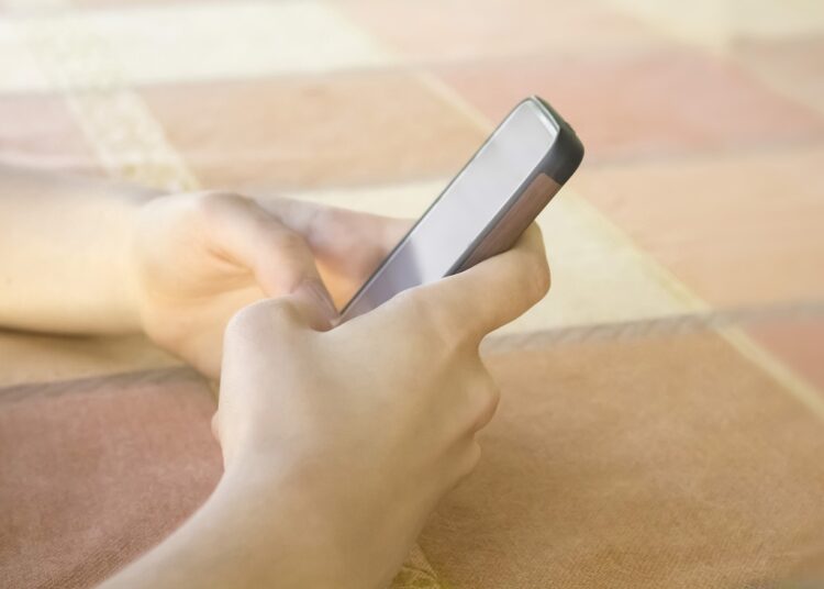 ЗАВИСНОСТ ДЕЦЕ ОД ТЕЛЕФОНА ОПАСНА-РОДИТЕЉИ ГЛАВНИ ФАКТОР