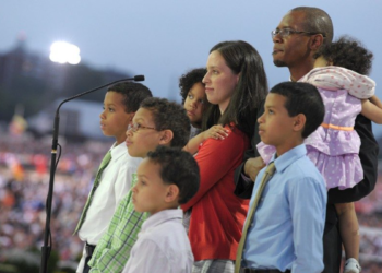 Familia, tenéis carta de Juan Pablo II: «la familia es…» (i)