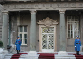 ВУЧИЋ: НЕ МОГУ ДА ПОТПИШЕМ ЗАКОН О ИСТОПОЛНИМ ЗАЈЕДНИЦАМА