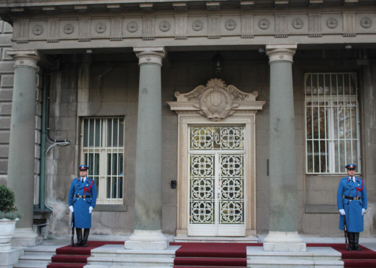 ВУЧИЋ: НЕ МОГУ ДА ПОТПИШЕМ ЗАКОН О ИСТОПОЛНИМ ЗАЈЕДНИЦАМА