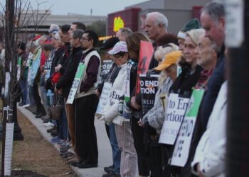 Beten verboten: Gericht untersagt öffentliche Gebetswachen gegen Abtreibung