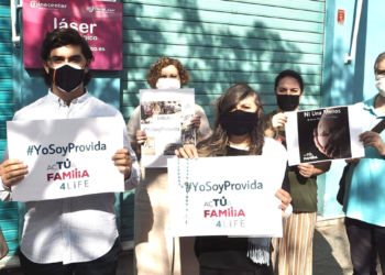 Bâillonnement et emprisonnement de « pro-vie » pour avoir informé des femmes en Espagne