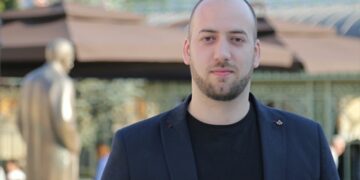 РОДИТЕЉ 1 И РОДИТЕЉ 2 – ТЕРОР НЕПИСМЕНИХ НАД ПИСМЕНИМА