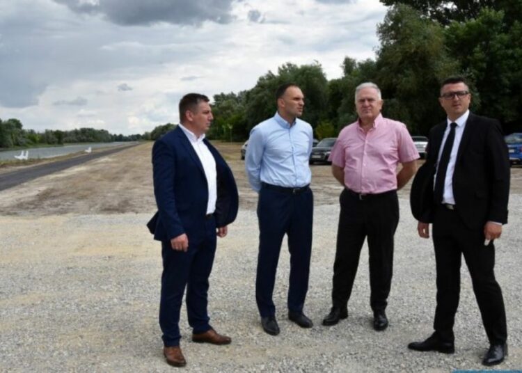 ДАНИ ПОРОДИЦЕ У ПЕРЛЕЗУ: МИНИСТАР РАТКО ДМИТРОВИЋ И ПОКРАЈИНСКИ СЕКРЕТАР РАДОШ ПЕЈОВИЋ У ПОСЕТИ