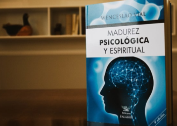 Wenceslao Vial: «Decir a los niños que nacen con una indefinición sexual, que escojan su sexo, es criminal» (i)