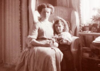 ОЛГА РОМАНОВНА: СТЕЖЕМ ТЕ У ЗАГРЉАЈ И ВОЛИМ ТЕ!