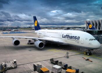 Lufthansa gendert und schafft „Damen und Herren“ ab