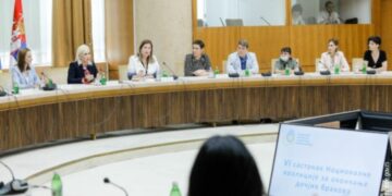МИХАЈЛОВИЋЕВА: ДЕЧЈИ БРАКОВИ ОЗБИЉНО КРШЕЊЕ ЉУДСКИХ ПРАВА, ПРЕДЛАЖУ СЕ ИЗМЕНЕ ТРИ ЗАКОНА