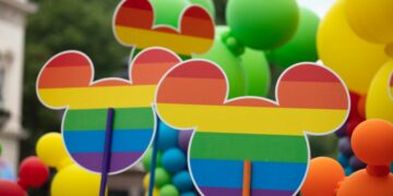 ЕМИСИЈА ДИЗНИ + ПОСВЕЋЕНА „ПАРАДИ” У КОЈОЈ УЧЕСТВУЈЕ ЖАБА КЕРМИТ