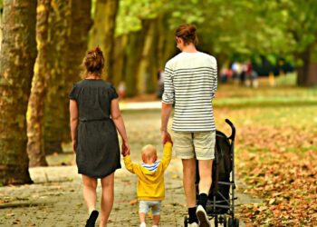 САМО МУЖ И ЖЕНА МОГУ УСВОЈИТИ ДЕТЕ У МАЂАРСКОЈ