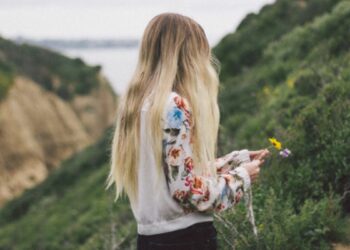 10 НАЈГОРИХ ЛАЖИ КОЈЕ ДРУШТВО ГОВОРИ ЖЕНАМА